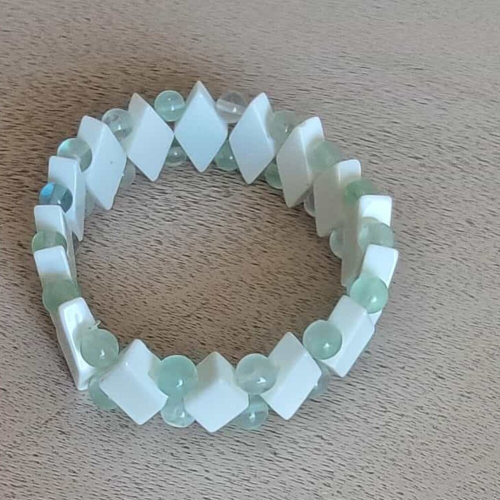 Princess Cut White Quartz w/Aventurine Stretch Bracelet